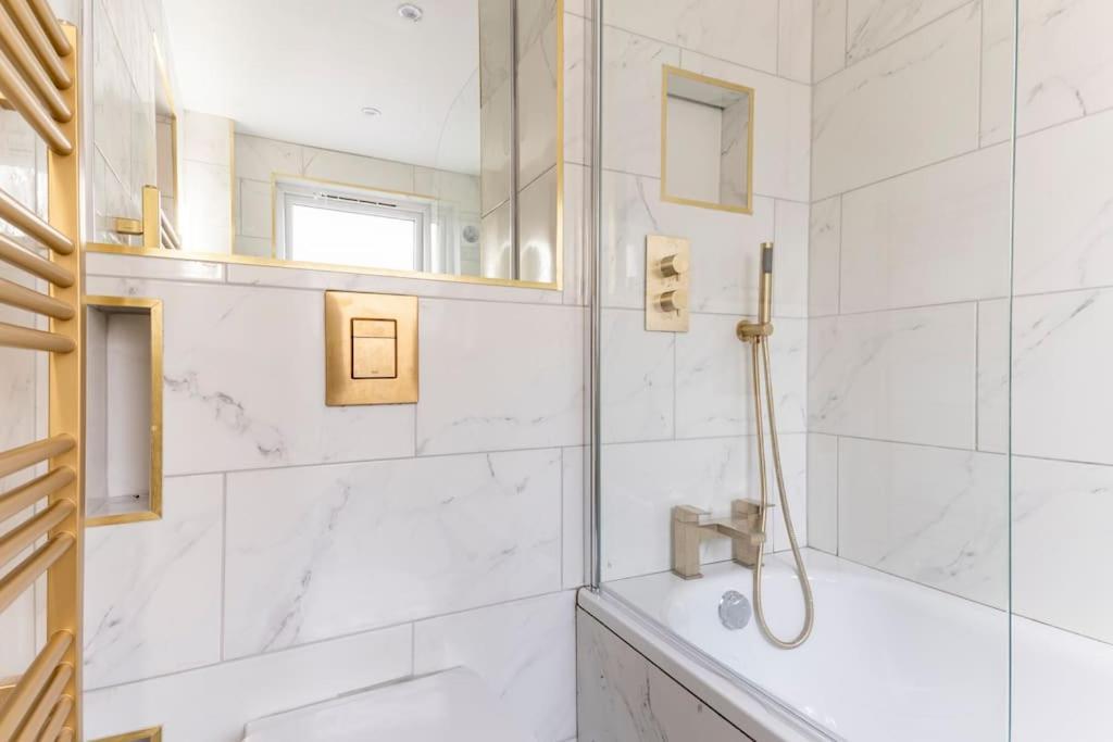 Riverside Serviced Apartments Лондон Экстерьер фото