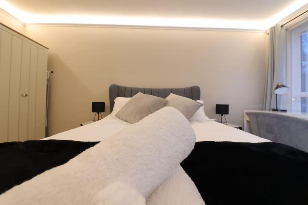 Riverside Serviced Apartments Лондон Экстерьер фото